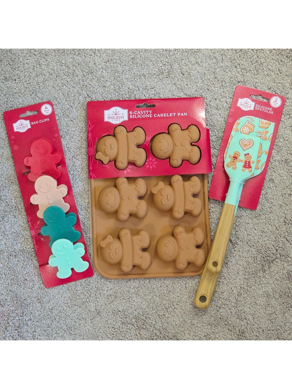 Holiday Time - Christmas Gingerbread Man Kitchen Accessories Bundle